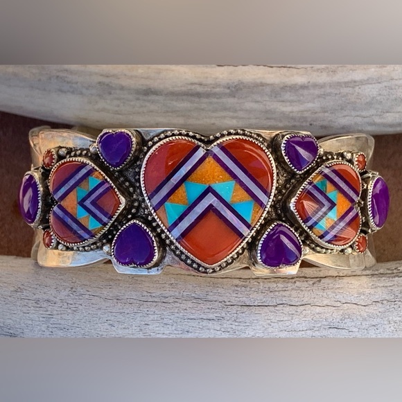 Aldrich Art * stunning Red Coral & Sugilite Inlay Trio Heart Cuff Bracelet - Picture 3 of 13